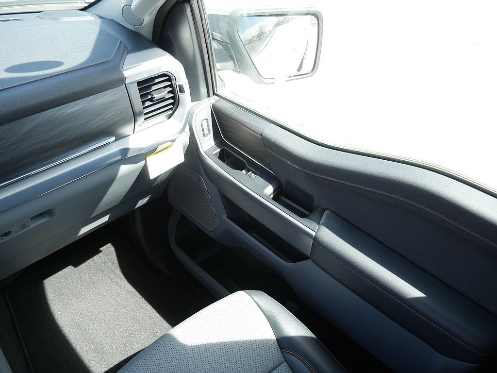 2026 Ford F-150 Lariat CREW 4WD