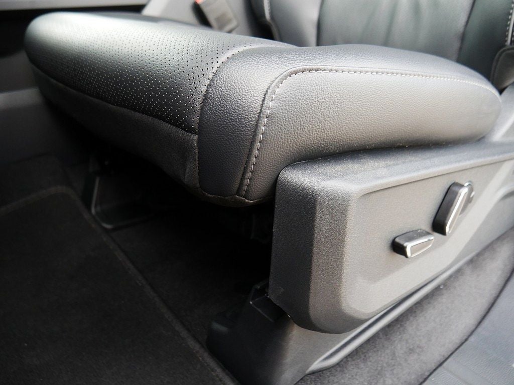 2026 Ford F-150 Lariat CREW 4WD