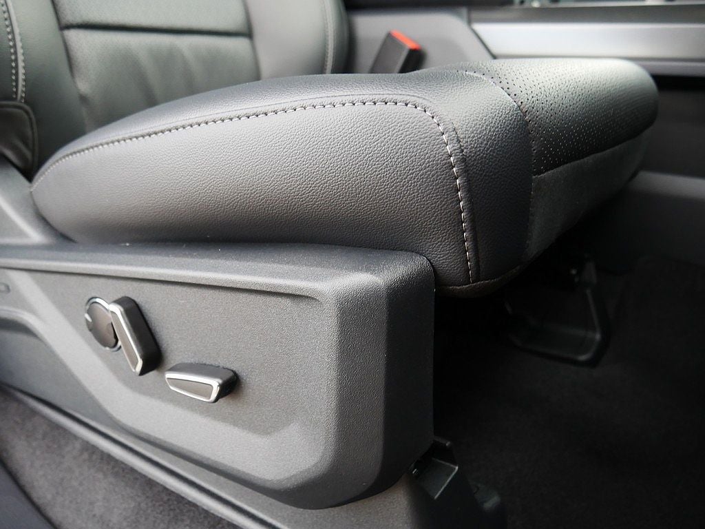 2026 Ford F-150 Lariat CREW 4WD