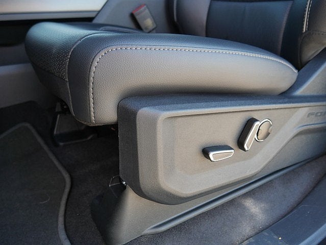 2025 Ford F-150 Lariat CREW 4WD