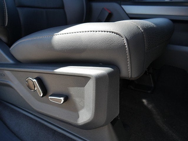 2025 Ford F-150 Lariat CREW 4WD