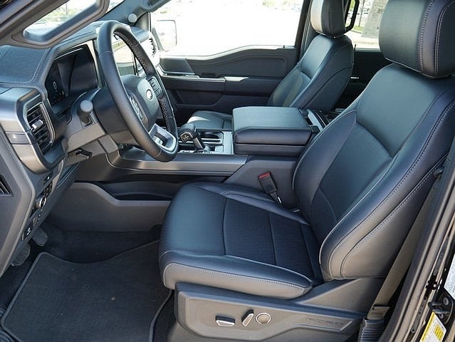 2025 Ford F-150 Lariat CREW 4WD