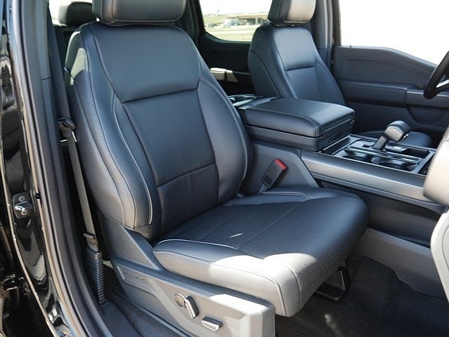 2025 Ford F-150 Lariat CREW 4WD