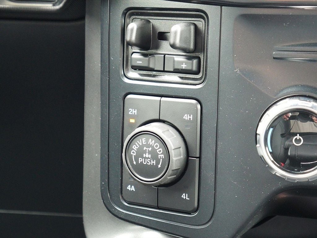 2026 Ford F-150 Lariat CREW 4WD