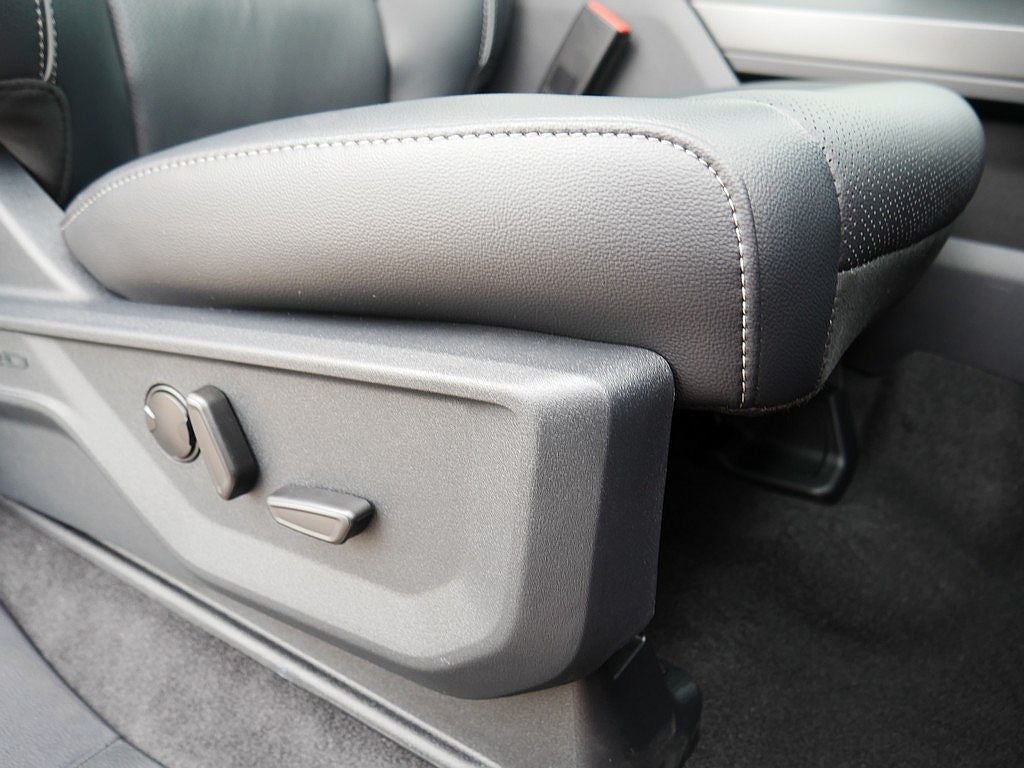 2026 Ford F-150 Lariat CREW 4WD