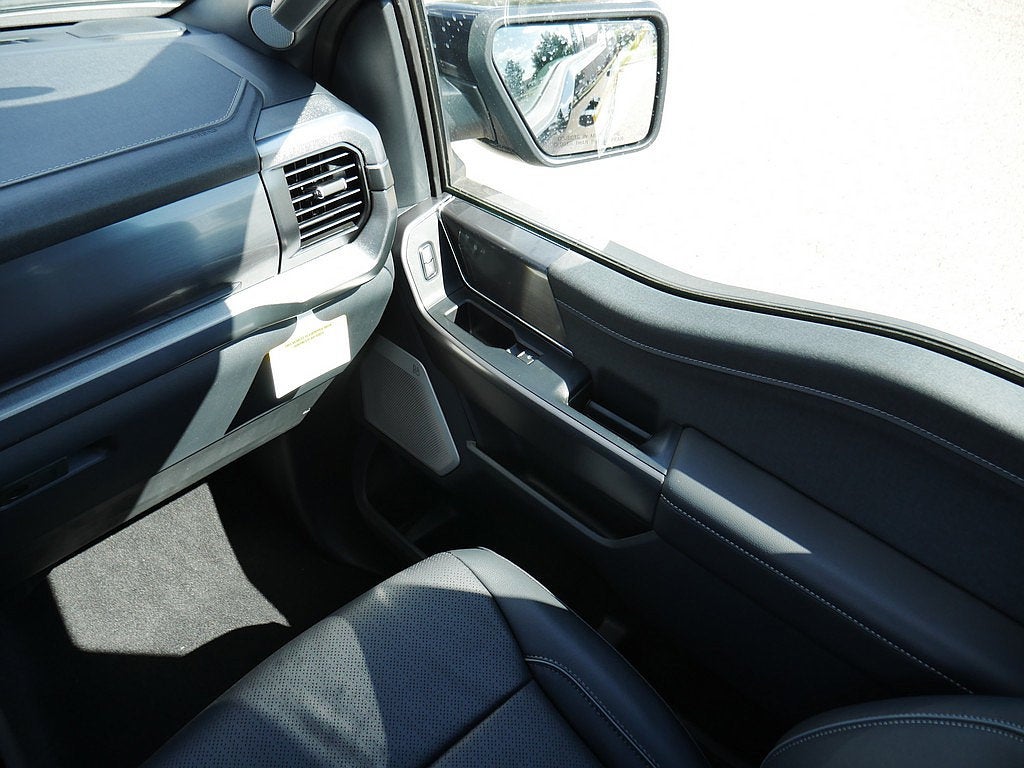 2026 Ford F-150 Lariat CREW 4WD