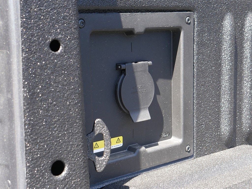 2026 Ford F-150 Lariat CREW 4WD