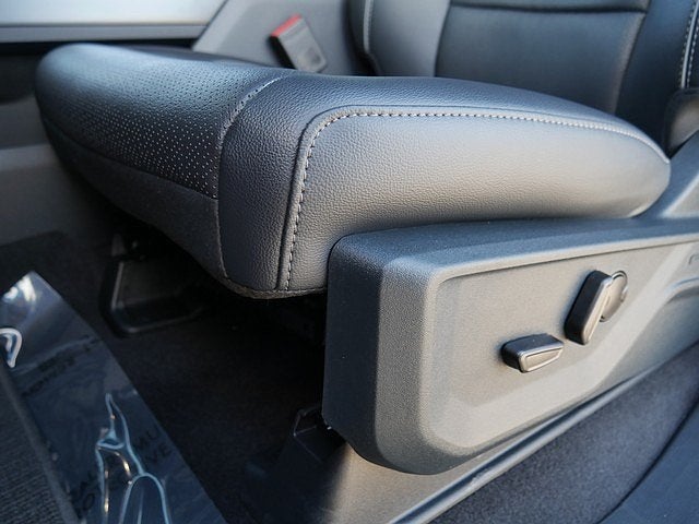 2026 Ford F-150 Lariat CREW 4WD