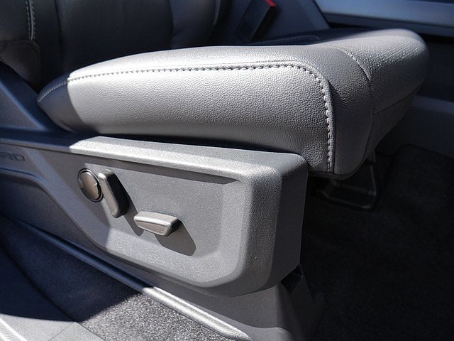 2026 Ford F-150 Lariat CREW 4WD