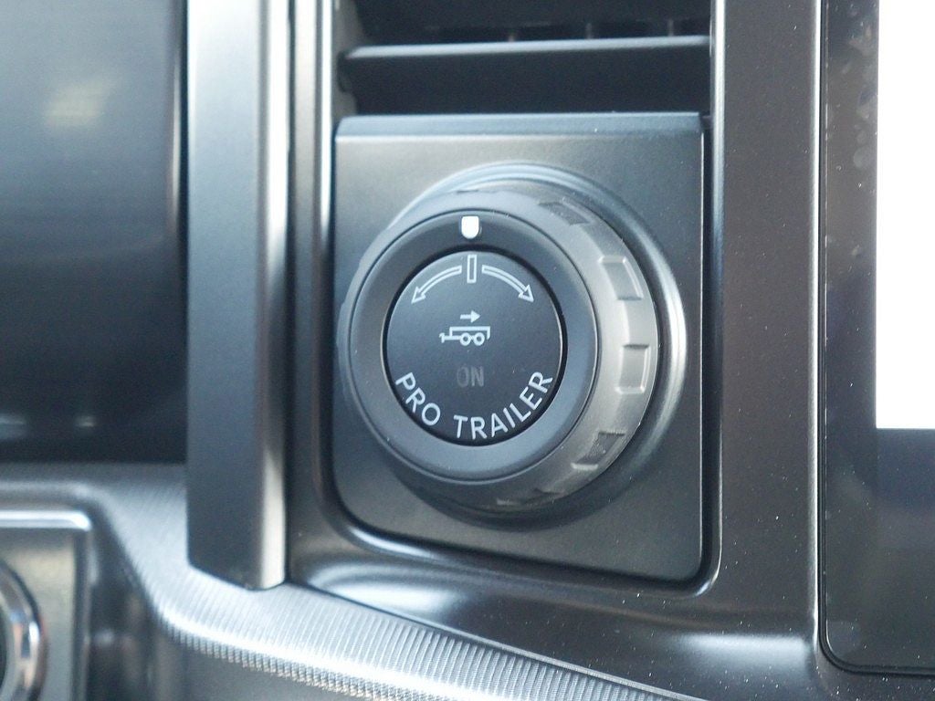 2026 Ford F-150 Lariat CREW 4WD
