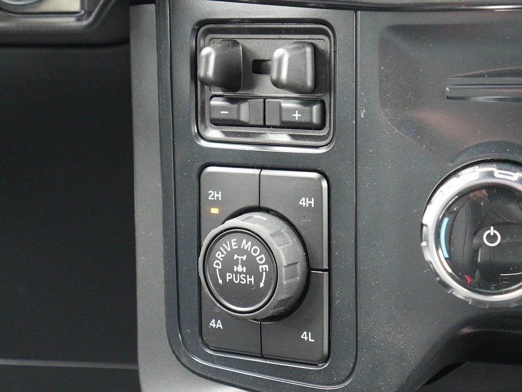 2026 Ford F-150 Lariat CREW 4WD