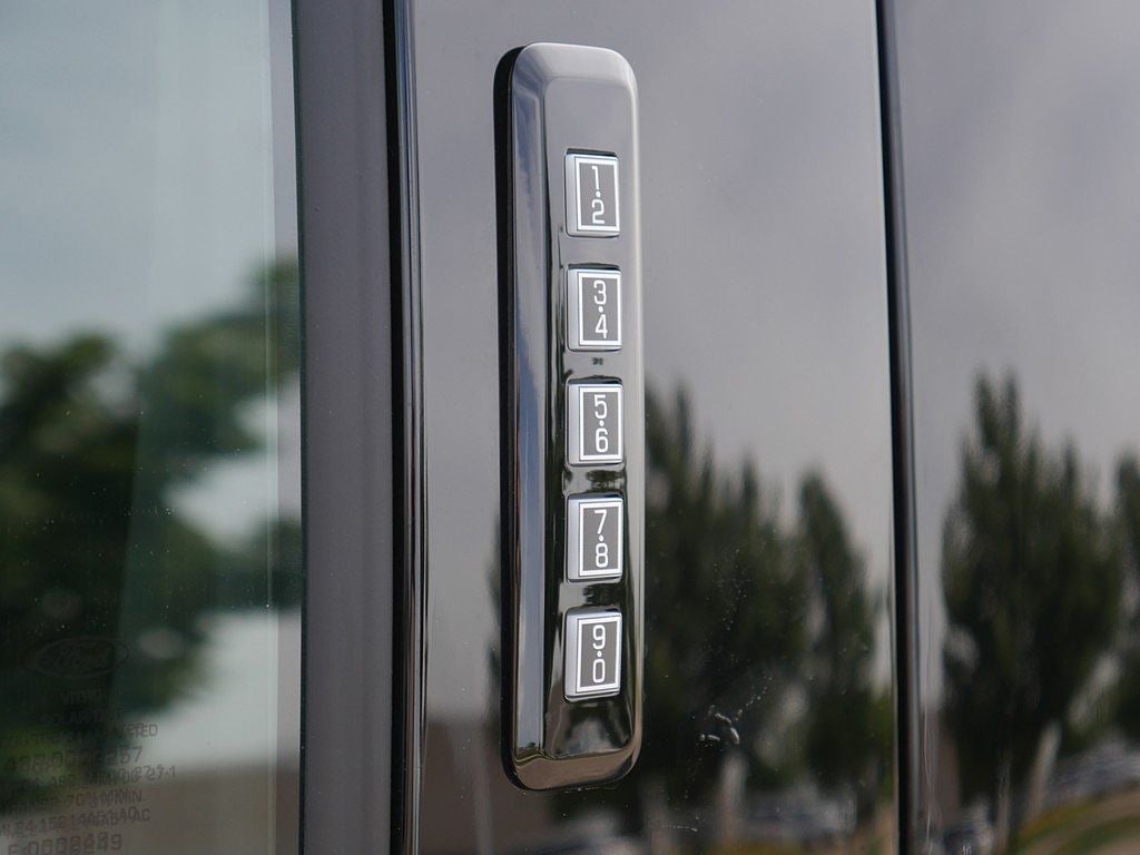 2026 Ford F-150 Platinum CREW 4WD