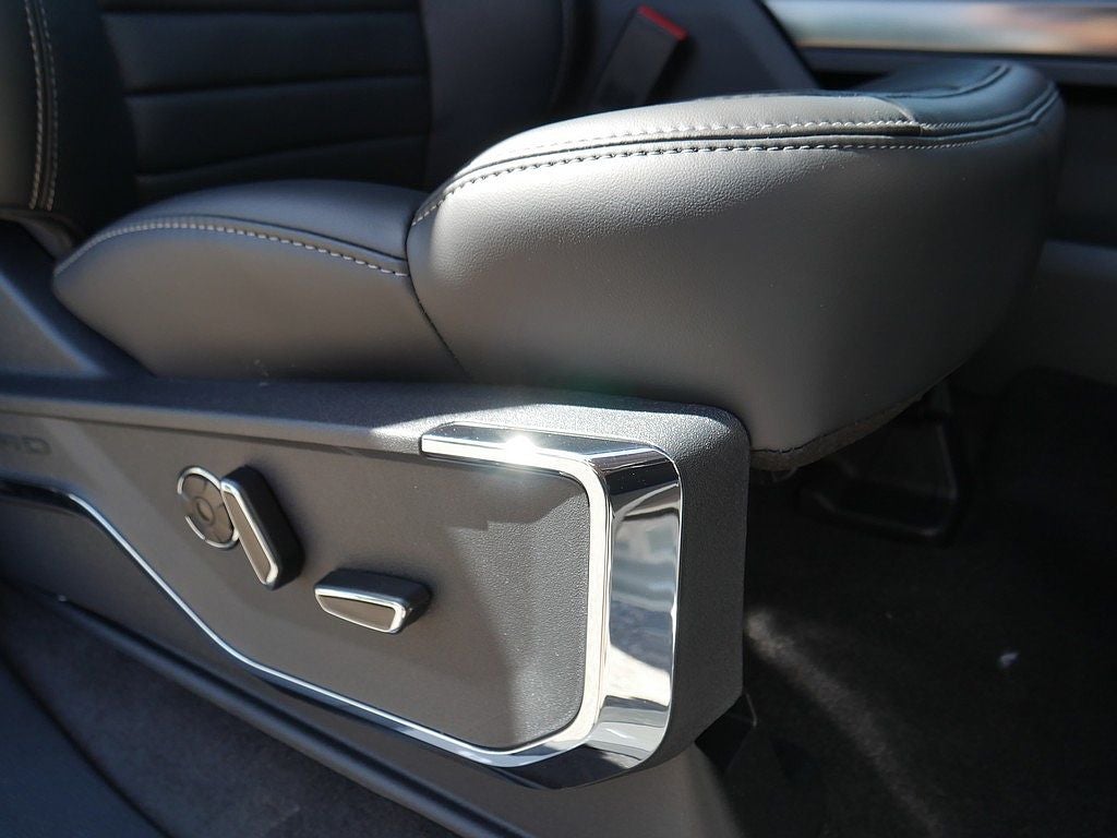 2026 Ford F-150 Platinum CREW 4WD
