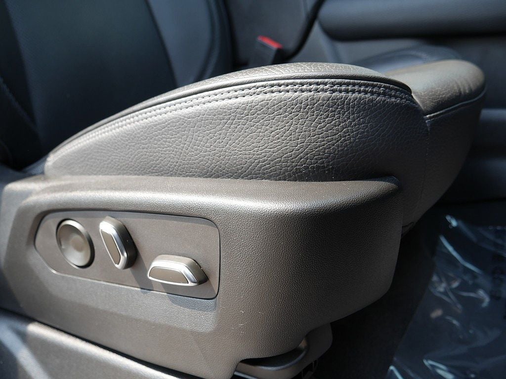2022 GMC Yukon Denali 4WD