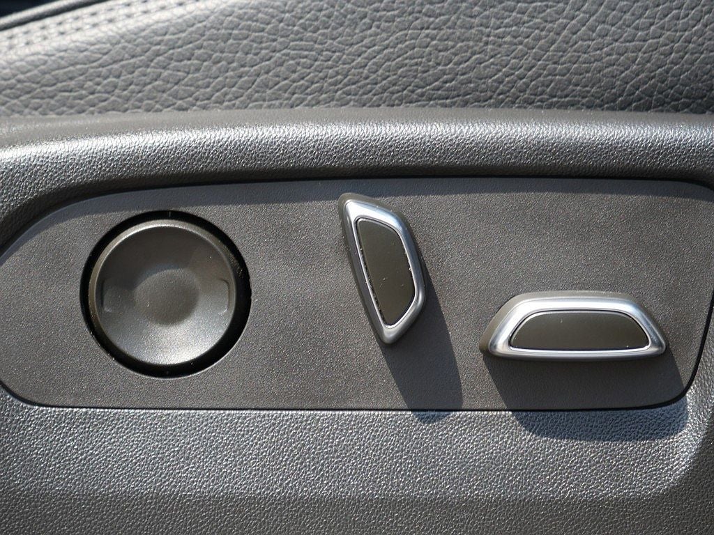 2022 GMC Yukon Denali 4WD