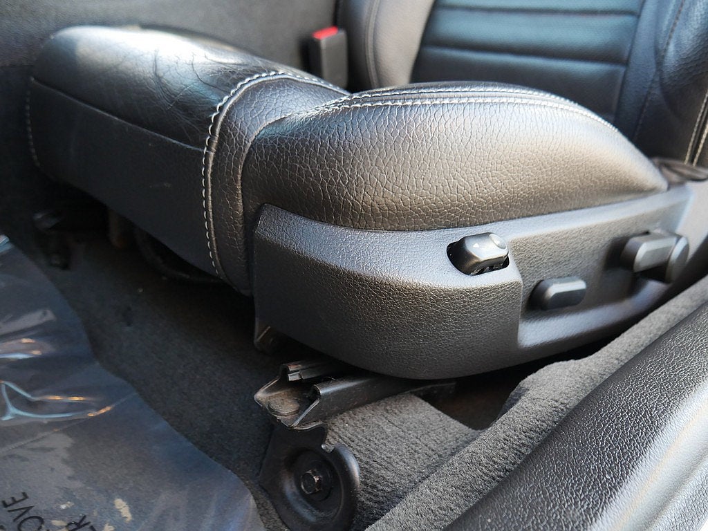 2011 Ford Mustang V6 PREMIUM