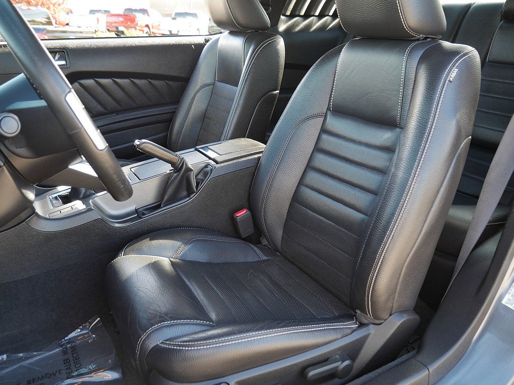 2011 Ford Mustang V6 PREMIUM