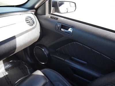 2011 Ford Mustang V6 PREMIUM