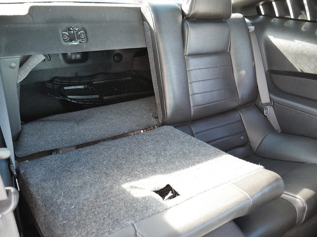 2011 Ford Mustang V6 PREMIUM