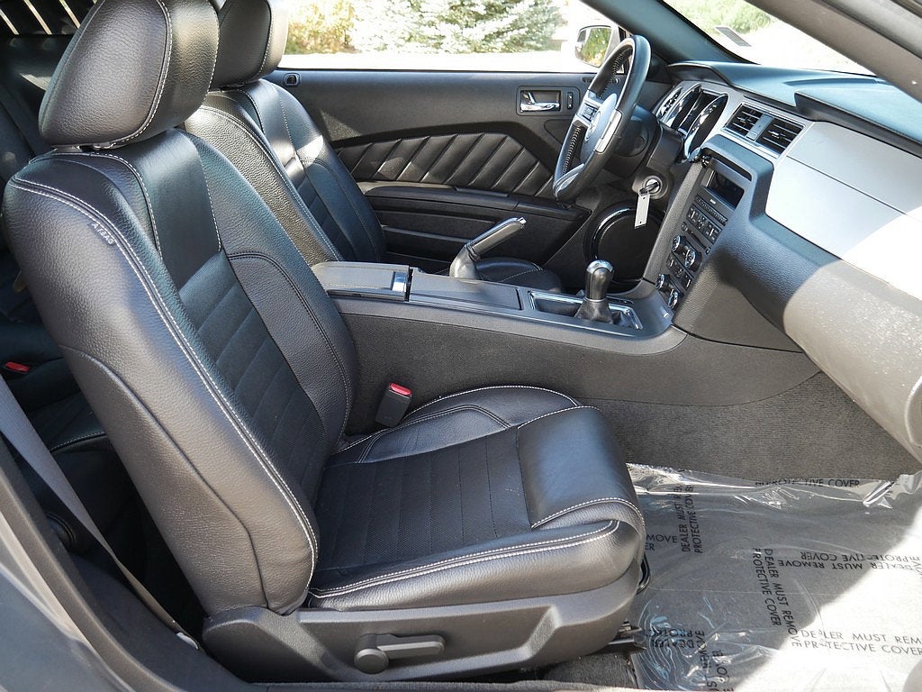 2011 Ford Mustang V6 PREMIUM