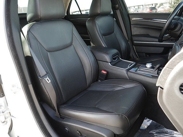 2022 Chrysler 300 Touring AWD