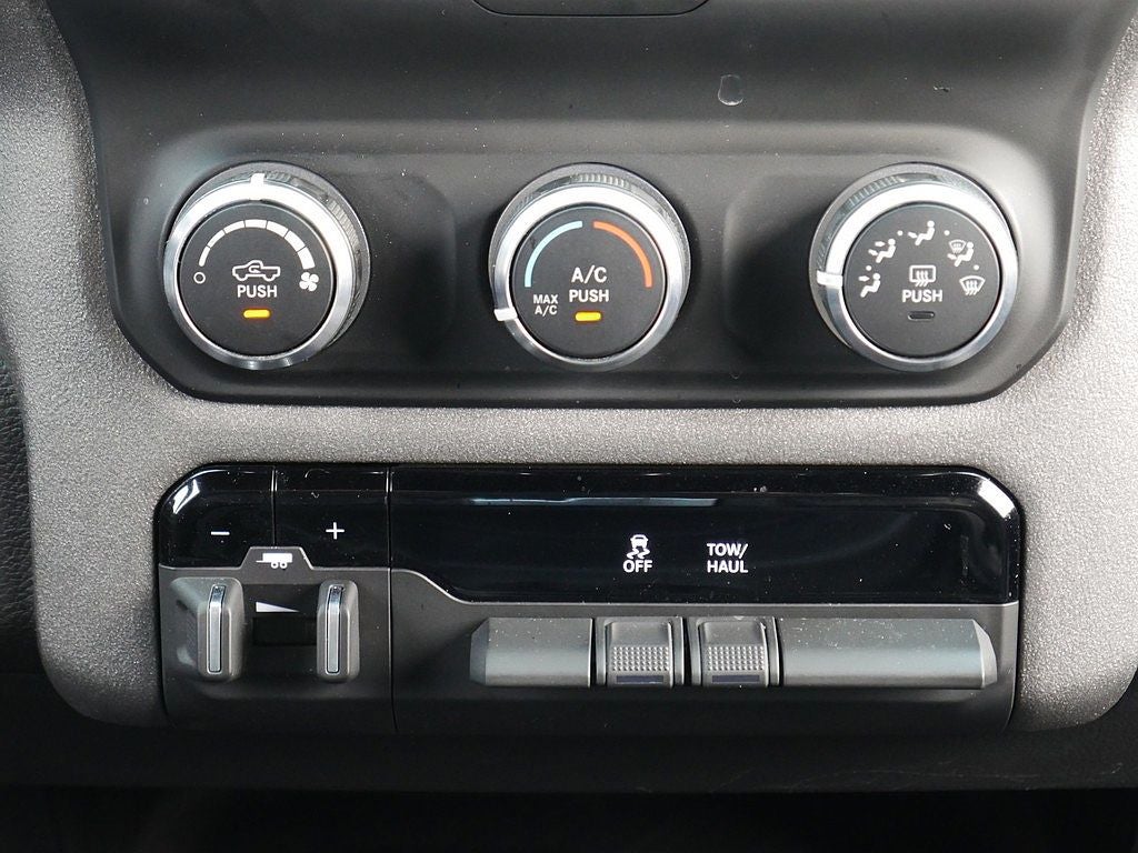 2021 RAM 2500 Tradesman CREW 6.4
