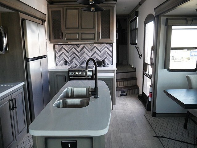 2022 Keystone Montana LEGACY 3231CK 38ft 5th wheel