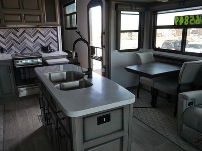 2022 Keystone Montana LEGACY 3231CK 38ft 5th wheel