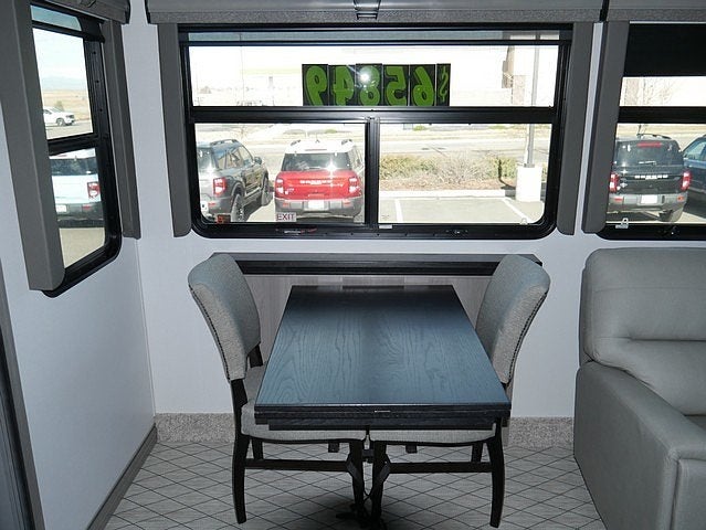 2022 Keystone Montana LEGACY 3231CK 38ft 5th wheel