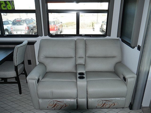 2022 Keystone Montana LEGACY 3231CK 38ft 5th wheel