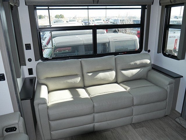 2022 Keystone Montana LEGACY 3231CK 38ft 5th wheel