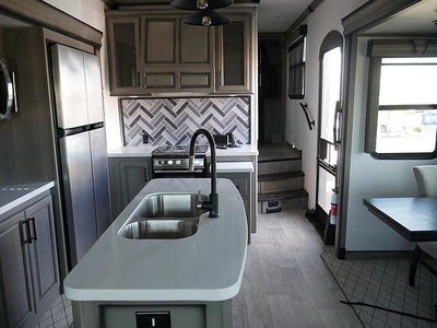 2022 Keystone Montana LEGACY 3231CK 38ft 5th wheel