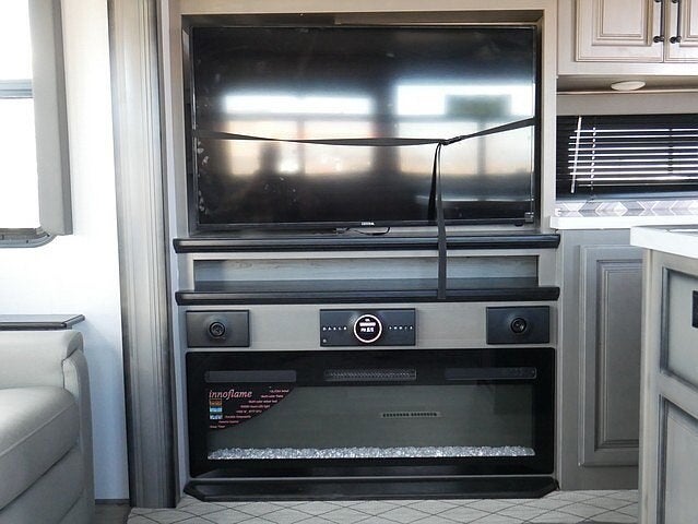 2022 Keystone Montana LEGACY 3231CK 38ft 5th wheel