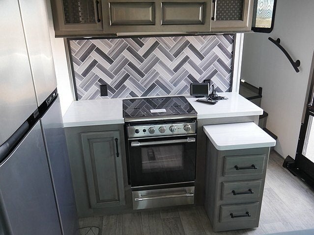 2022 Keystone Montana LEGACY 3231CK 38ft 5th wheel