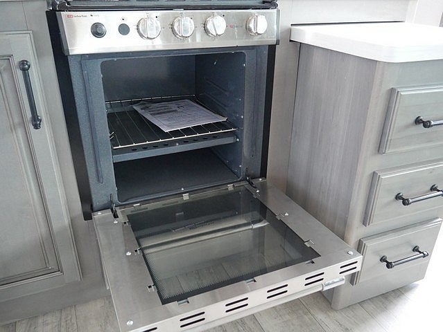 2022 Keystone Montana LEGACY 3231CK 38ft 5th wheel