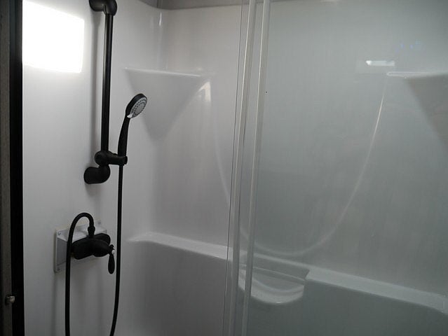 2022 Keystone Montana LEGACY 3231CK 38ft 5th wheel