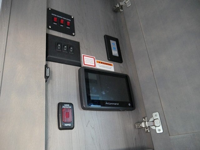 2022 Keystone Montana LEGACY 3231CK 38ft 5th wheel