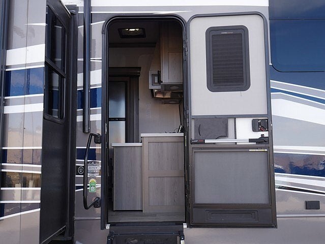 2022 Keystone Montana LEGACY 3231CK 38ft 5th wheel