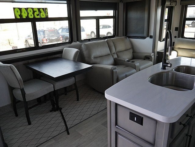 2022 Keystone Montana LEGACY 3231CK 38ft 5th wheel