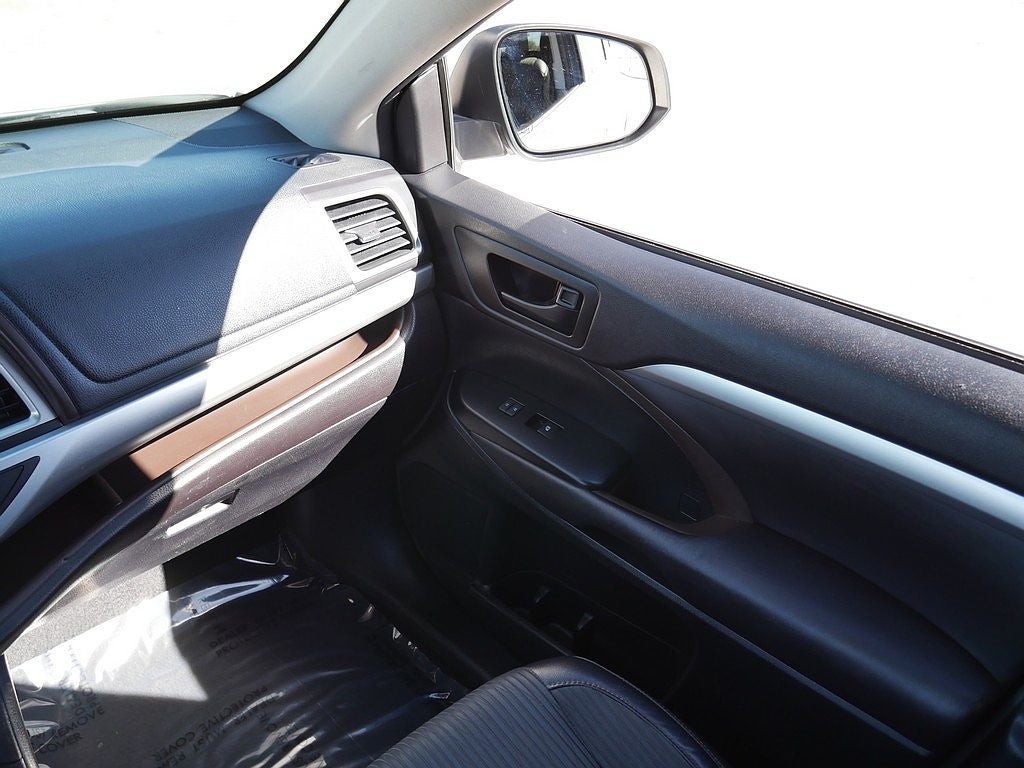 2016 Toyota Highlander LE Plus V6