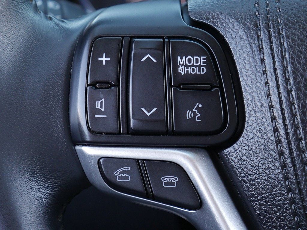 2016 Toyota Highlander LE Plus V6