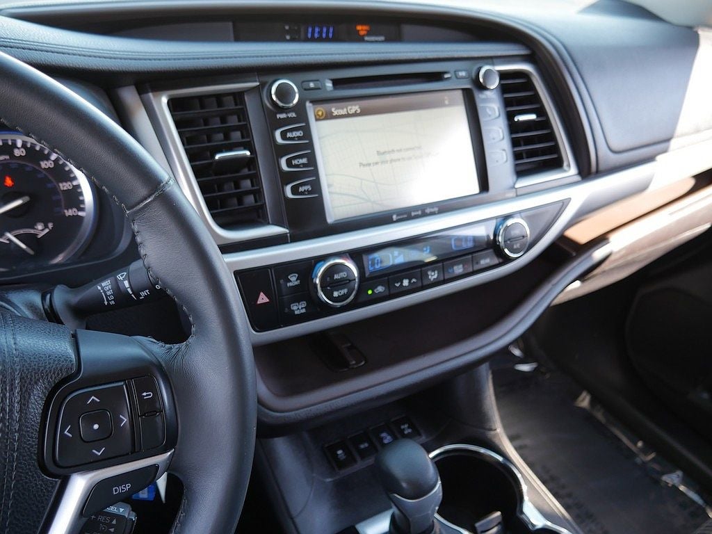 2016 Toyota Highlander LE Plus V6