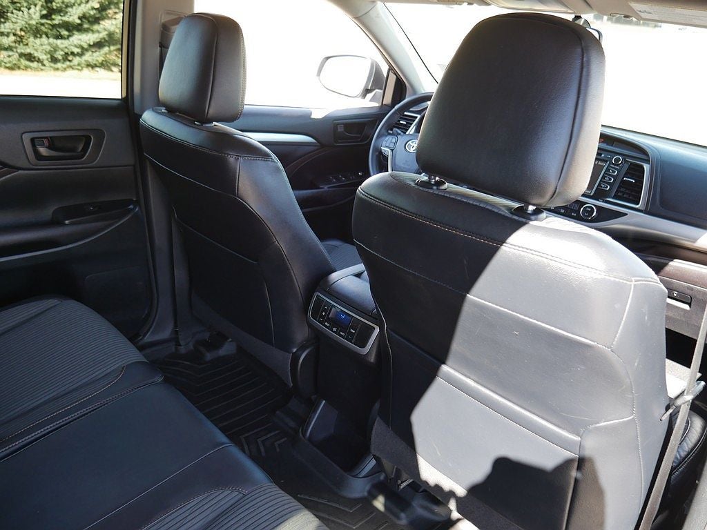 2016 Toyota Highlander LE Plus V6