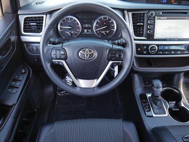 2016 Toyota Highlander LE Plus V6