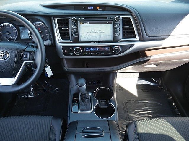 2016 Toyota Highlander LE Plus V6