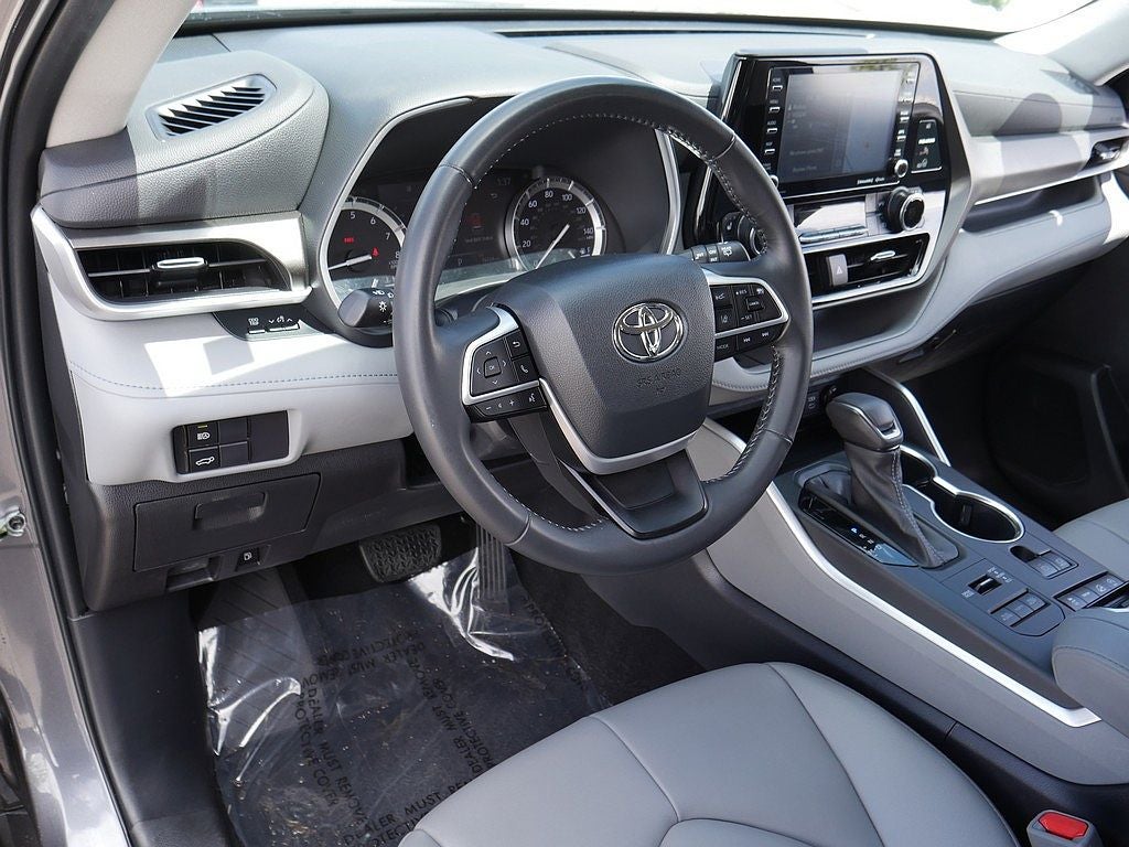 2022 Toyota Highlander XLE AWD