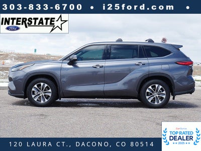 2022 Toyota Highlander XLE AWD