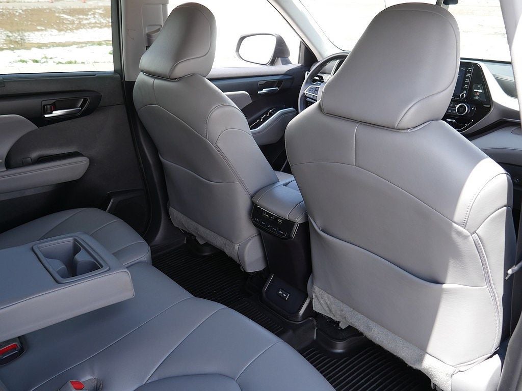 2022 Toyota Highlander XLE AWD
