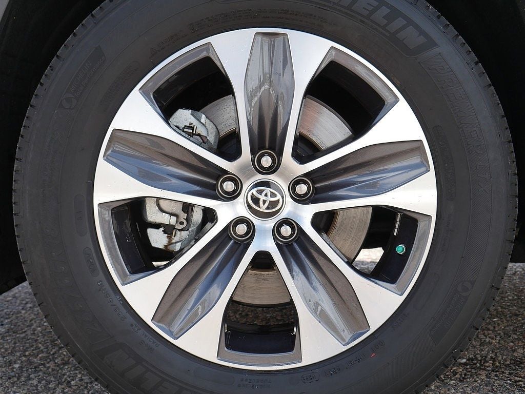 2022 Toyota Highlander XLE AWD
