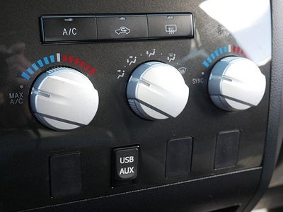 2013 Toyota Tundra Grade CrewMax 4WD